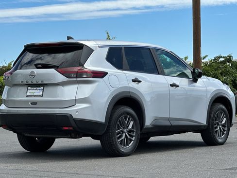 Certified 2024 Nissan Rogue S FWD image 4