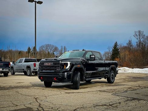 Certified 2024 GMC Sierra 2500 AT4 w/ AT4 Preferred Package image 8