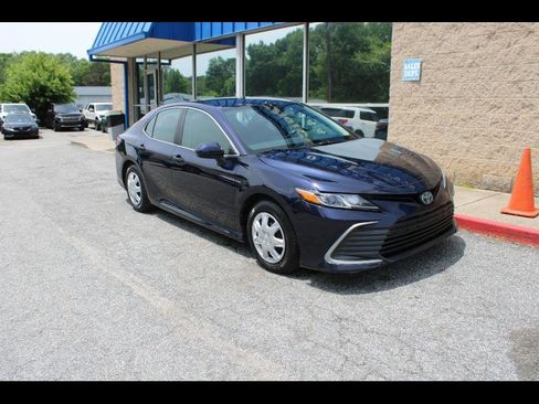 Used 2022 Toyota Camry LE FWD image 1