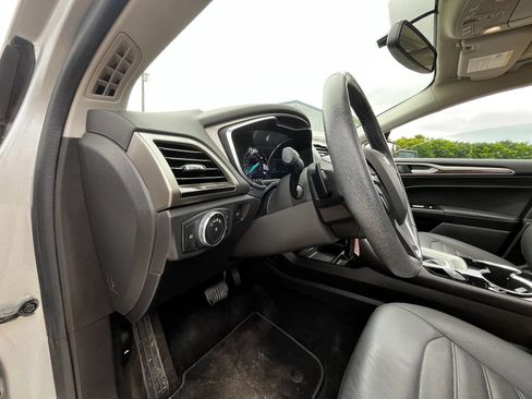 Used 2015 Ford Fusion SE w/ Equipment Group 202A FWD image 14