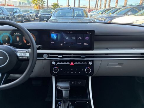 Used 2025 Hyundai Tucson SEL image 17