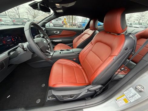 Used 2024 Ford Mustang Premium image 18