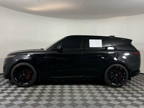 Used 2023 Land Rover Range Rover Sport SE Dynamic image 3
