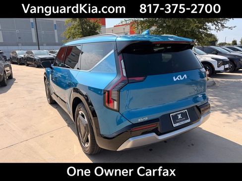 Used 2024 Kia EV9 Land AWD/4WD image 2