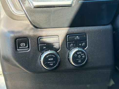 Used 2025 GMC Sierra 1500 Elevation AWD/4WD image 10