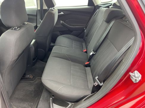 Used 2016 Ford Focus SE w/ SE Power Seat Package image 17