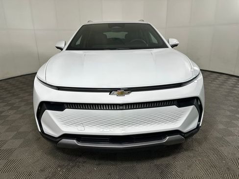Used 2024 Chevrolet Equinox EV LT image 8