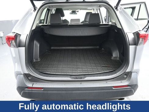 Used 2021 Toyota RAV4 XLE image 17