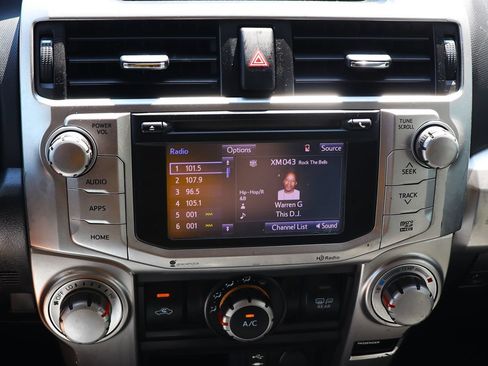 Used 2014 Toyota 4Runner SR5 AWD/4WD image 46