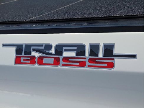 Certified 2019 Chevrolet Silverado 1500 Custom Trail Boss w/ Custom Convenience Package image 9