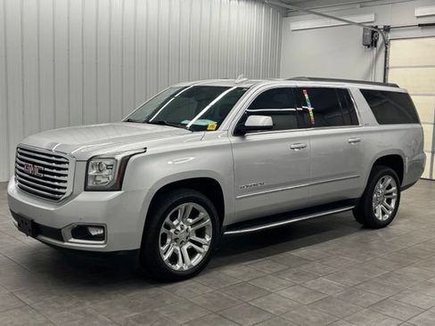 Used 2020 GMC Yukon XL SLT w/ Premium Edition AWD/4WD image 5