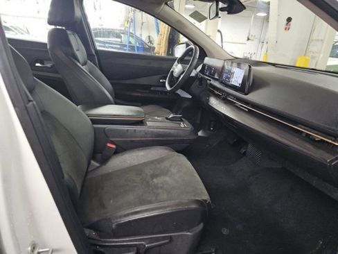 Used 2024 Nissan Ariya AWD image 10