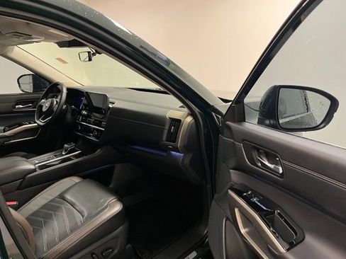 Used 2024 Nissan Pathfinder Platinum w/ Cargo Package image 23