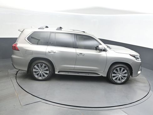 Used 2017 Lexus LX 570 4WD image 39