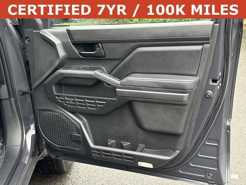 Used 2024 Toyota Tacoma SR5 AWD/4WD image 8