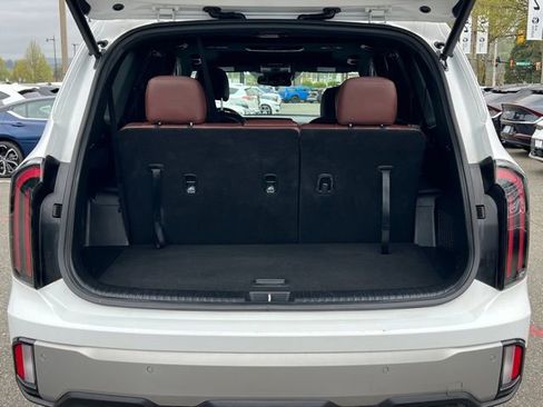 Certified 2023 Kia Telluride EX w/ EX Captain's Chair Package FWD image 8