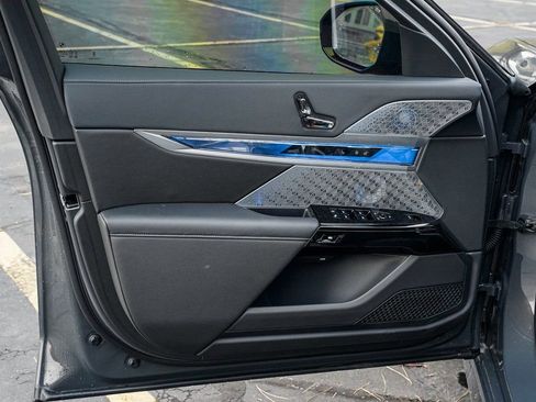 Used 2026 BMW i7 xDrive60 w/ Executive Package image 8