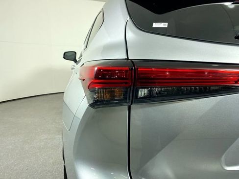Used 2021 Toyota Highlander Platinum image 30