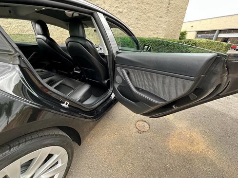 Used 2021 Tesla Model 3 Standard Range Plus image 19