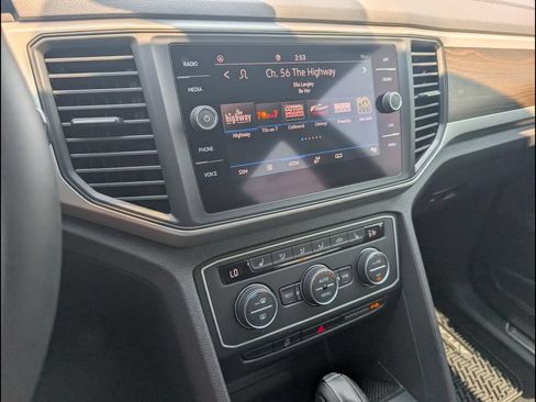 Used 2021 Volkswagen Atlas SE FWD image 16