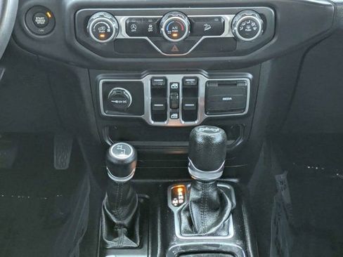 Used 2018 Jeep Wrangler Unlimited Sport S AWD/4WD image 19