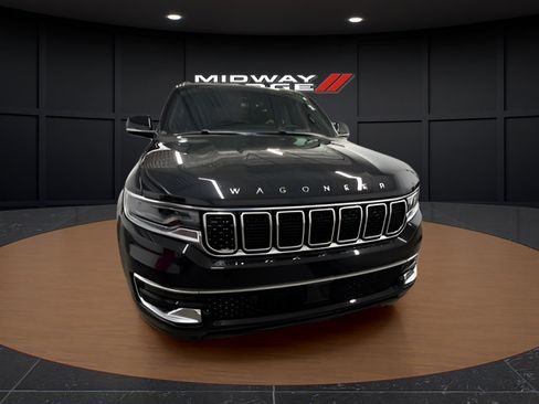 Used 2024 Jeep Wagoneer Series III AWD/4WD image 5