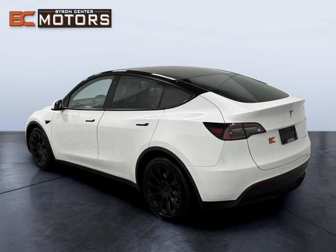 Used 2021 Tesla Model Y Long Range AWD/4WD image 4