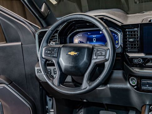 Used 2023 Chevrolet Silverado 1500 High Country w/ Technology Package image 18