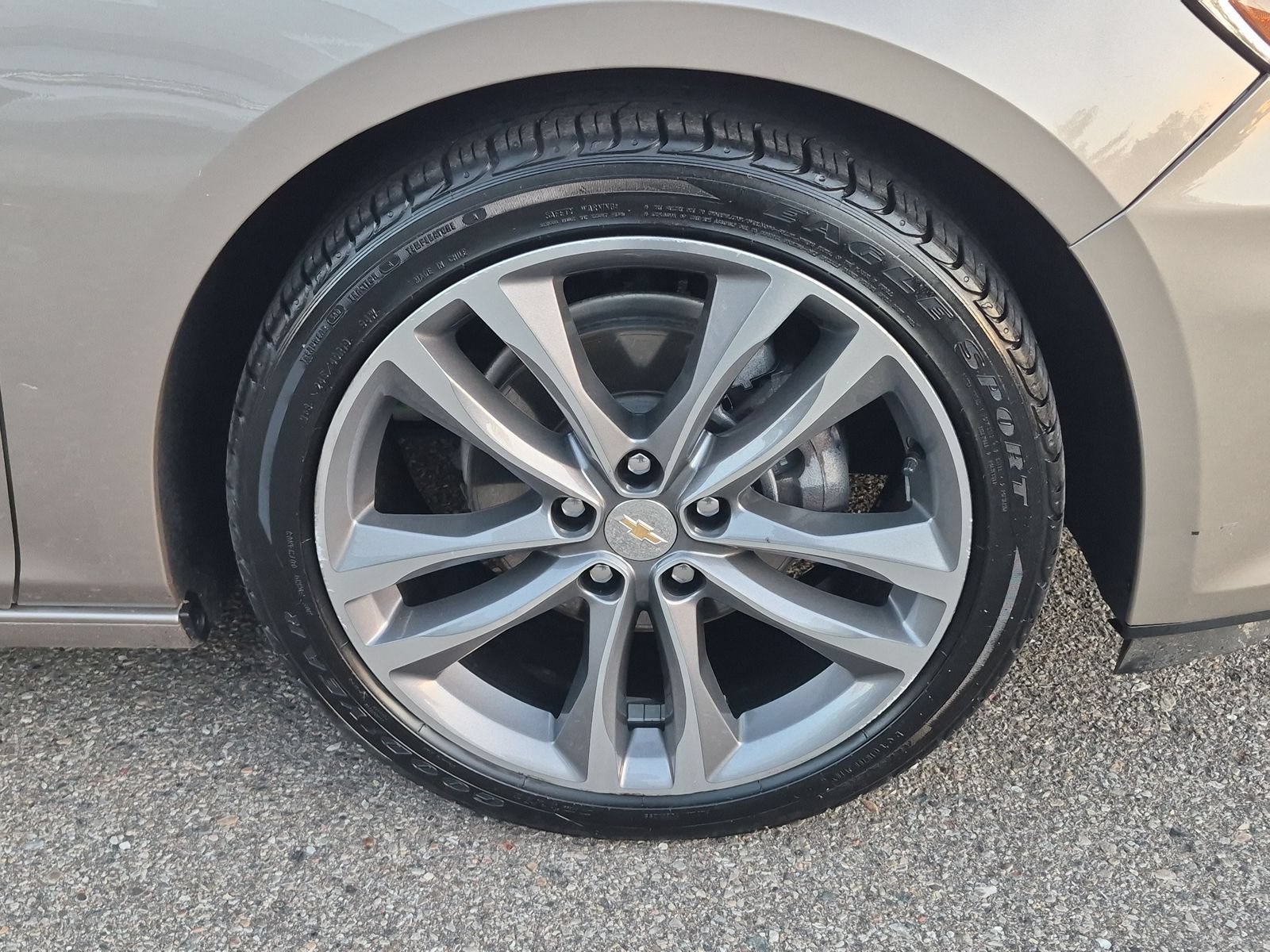 Used 2025 Chevrolet Malibu LT FWD image 15