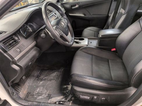 Used 2013 Toyota Camry SE image 12