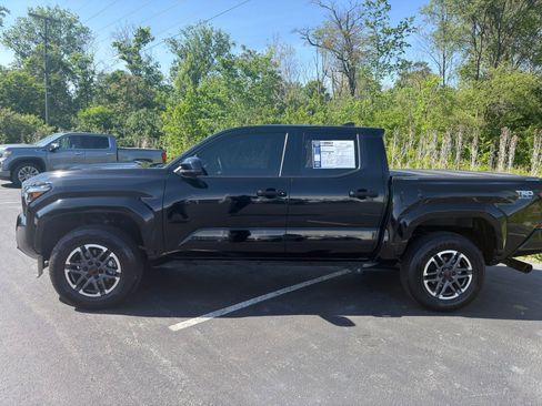 Used 2026 Toyota Tacoma TRD Sport AWD/4WD image 3