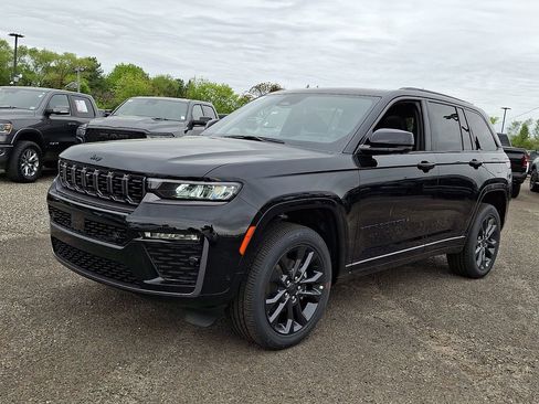 New 2026 Jeep Grand Cherokee Limited AWD/4WD image 4