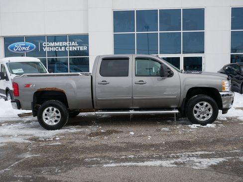 Used 2013 Chevrolet Silverado 2500 LTZ w/ LTZ Plus Package image 2