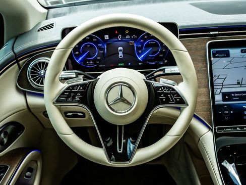 Used 2022 Mercedes-Benz EQS 450+ Sedan image 17