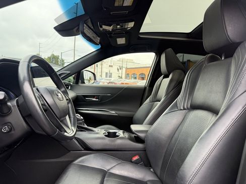 Used 2021 Toyota Venza Limited image 25