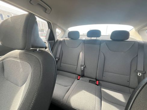 Used 2025 Kia K4 LXS image 38