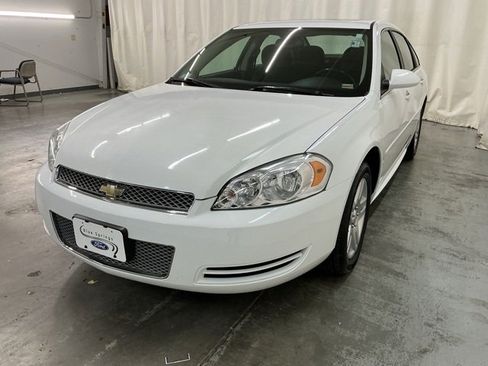 Used 2014 Chevrolet Impala LT w/ LT Sunroof Package image 8