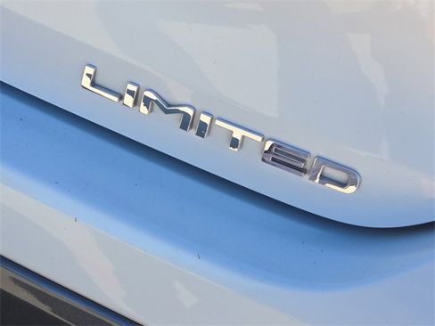 Used 2022 Toyota Highlander Limited image 10