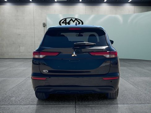 Used 2022 Mitsubishi Outlander ES FWD image 4