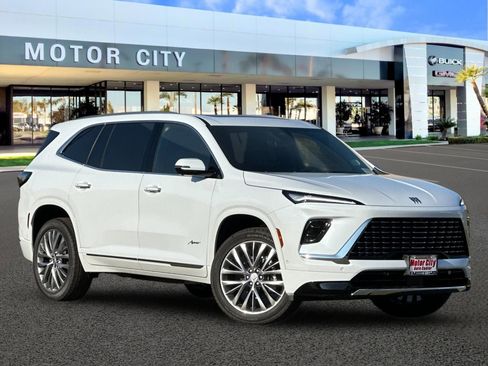 New 2026 Buick Enclave Avenir w/ Super Cruise Package image 2