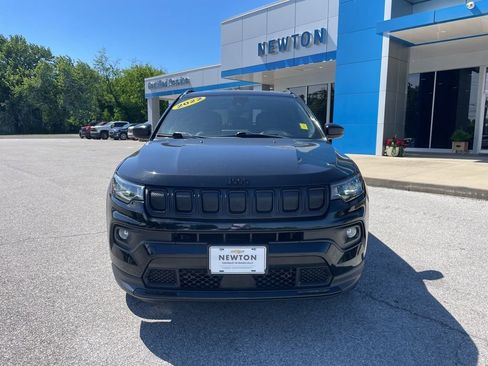 Used 2022 Jeep Compass Latitude AWD/4WD image 2
