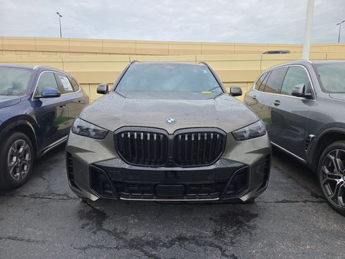 Used 2026 BMW X5 xDrive40i w/ M Sport Package AWD/4WD image 2