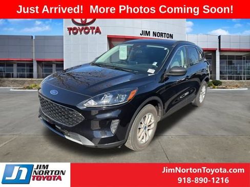Used 2022 Ford Escape SE w/ Convenience Package image 2