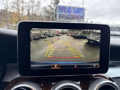 Used 2019 Mercedes-Benz GLC 350e 4MATIC image 25