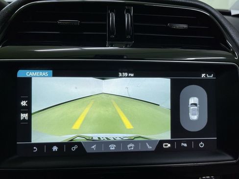 Used 2019 Jaguar F-PACE Premium image 22
