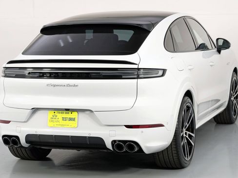 Used 2024 Porsche Cayenne Turbo image 59