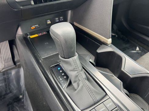 Used 2025 Toyota Camry LE image 41