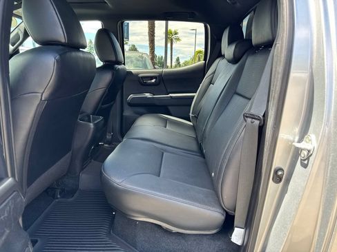 Used 2023 Toyota Tacoma Limited AWD/4WD image 5