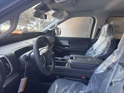 New 2026 Ford Expedition Active image 11