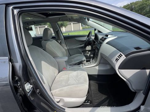 Used 2013 Toyota Corolla LE Special Edition image 27